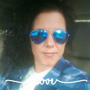 Meet your Posher, Niki